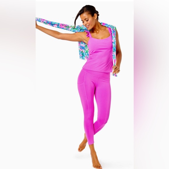 NWT Lilly Pulitzer UP 50 Luxletic 24 Weekender High Rise Midi